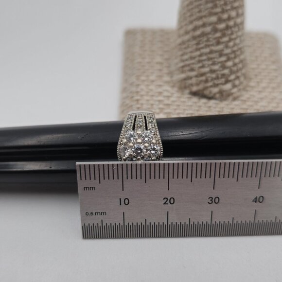 Size 5.25 Sterling Silver Cluster Cute Cubic Zirconia Gems Ring A2632 - Picture 8 of 9